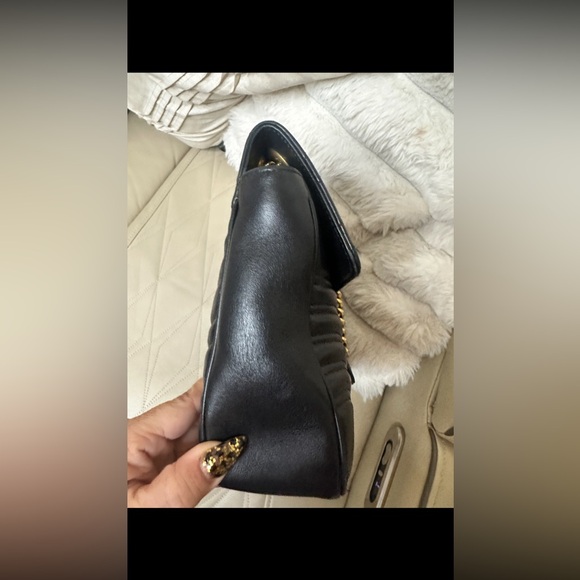 Sold !! EUC! Gucci Marmont Medium - Picture 5 of 13
